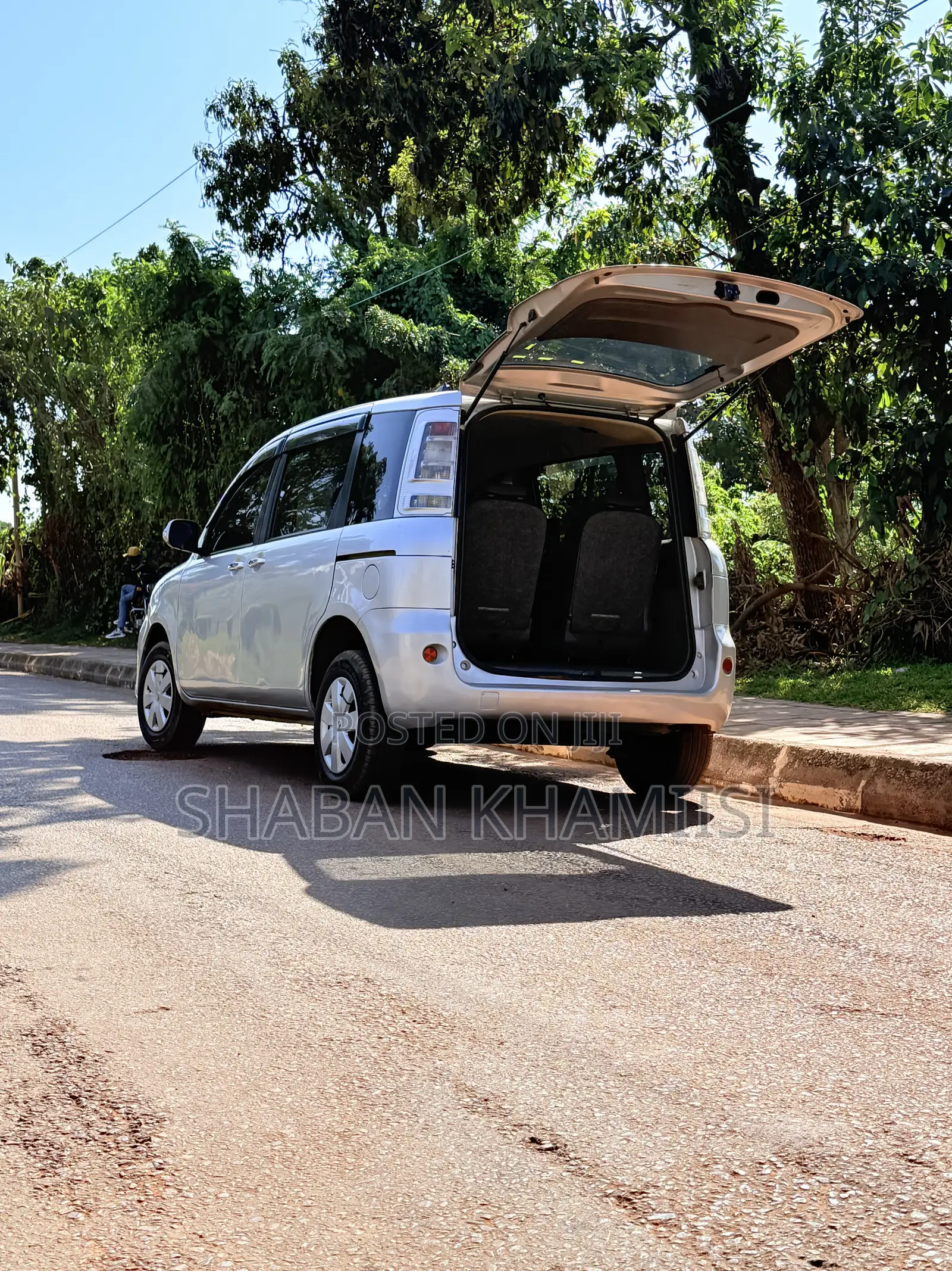 Toyota Sienta 1.5 AWD 2014 Silver