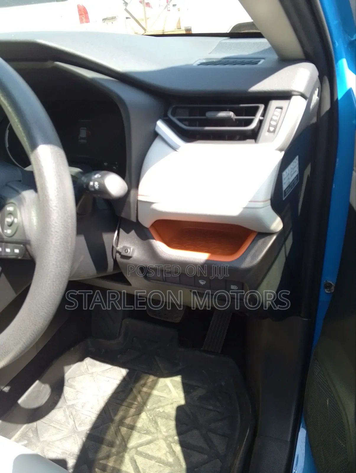 Toyota RAV4 2019 Blue