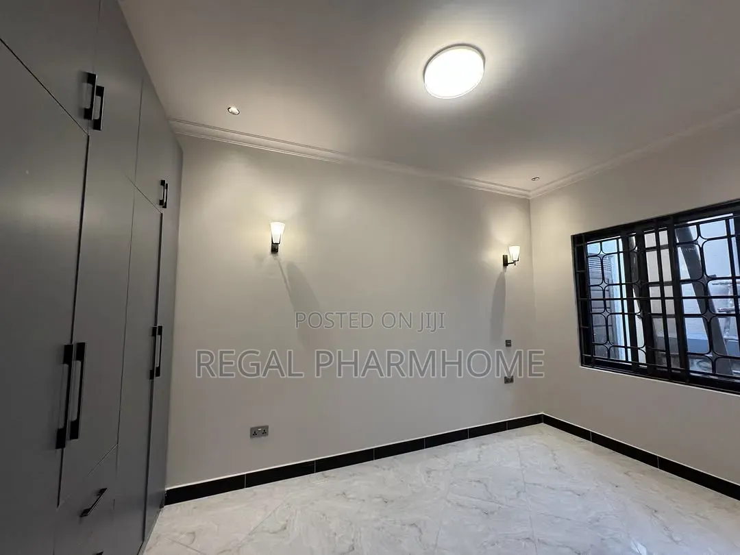 4bdrm Bungalow in Muyenga, Central Division for rent