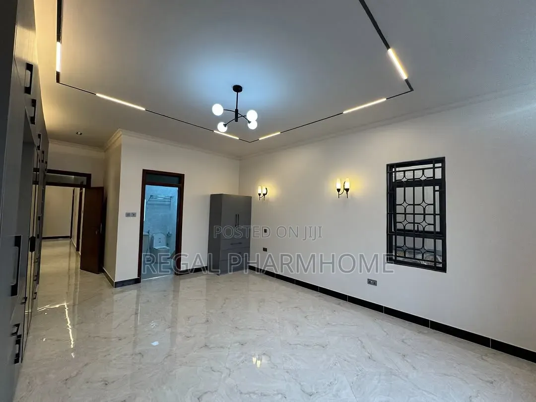 4bdrm Bungalow in Muyenga, Central Division for rent