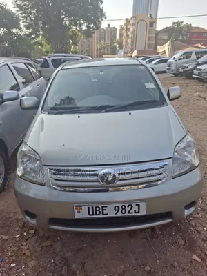 Toyota Raum 2007 Silver