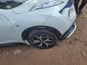 Nissan Juke 2011 White