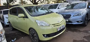 Toyota Passo Sette 2010