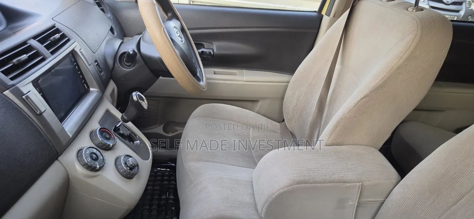 Toyota Passo Sette 2010
