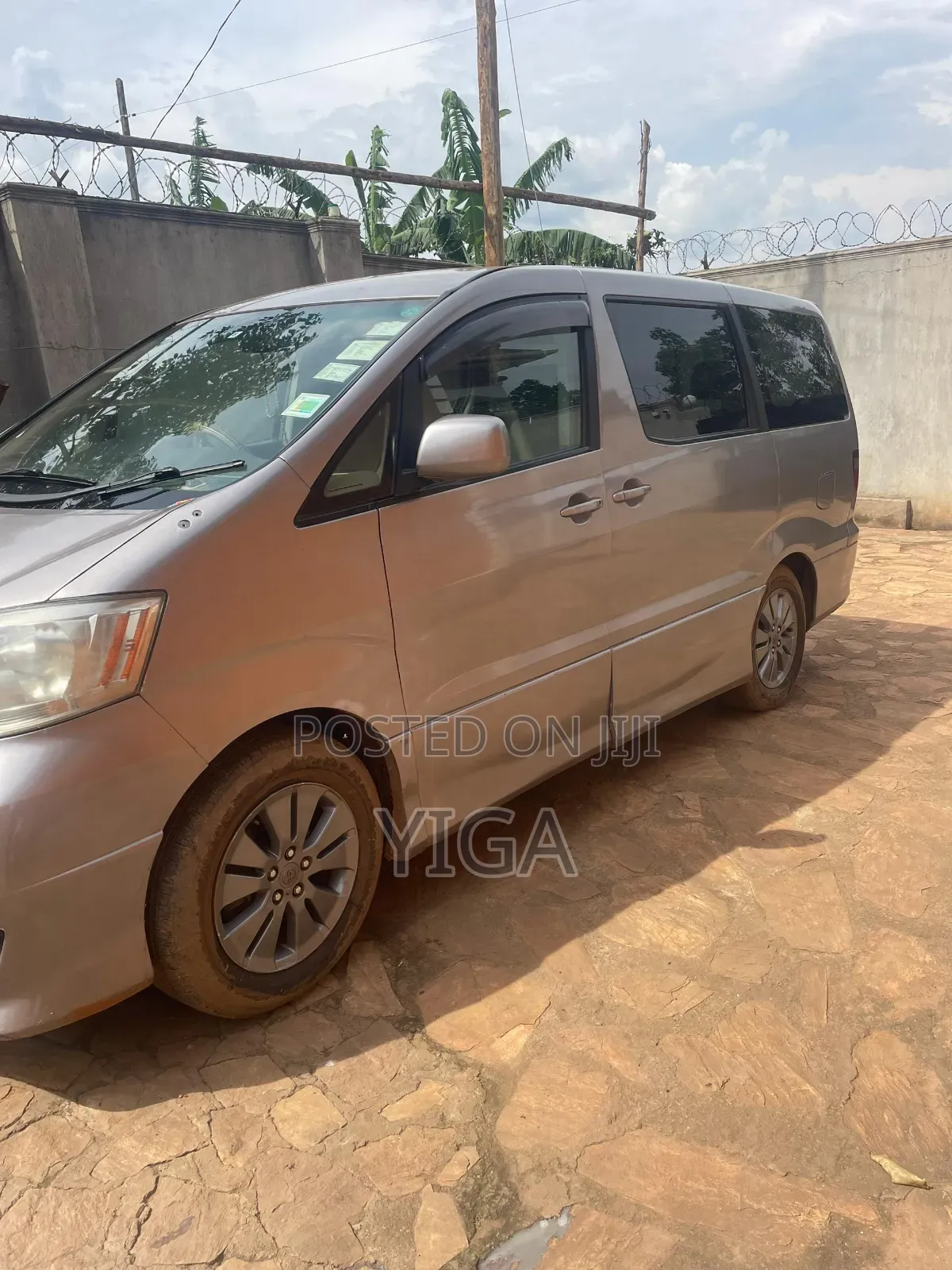 Toyota Alphard 2012 Silver