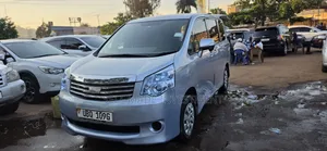 Toyota Noah 2010 Gray