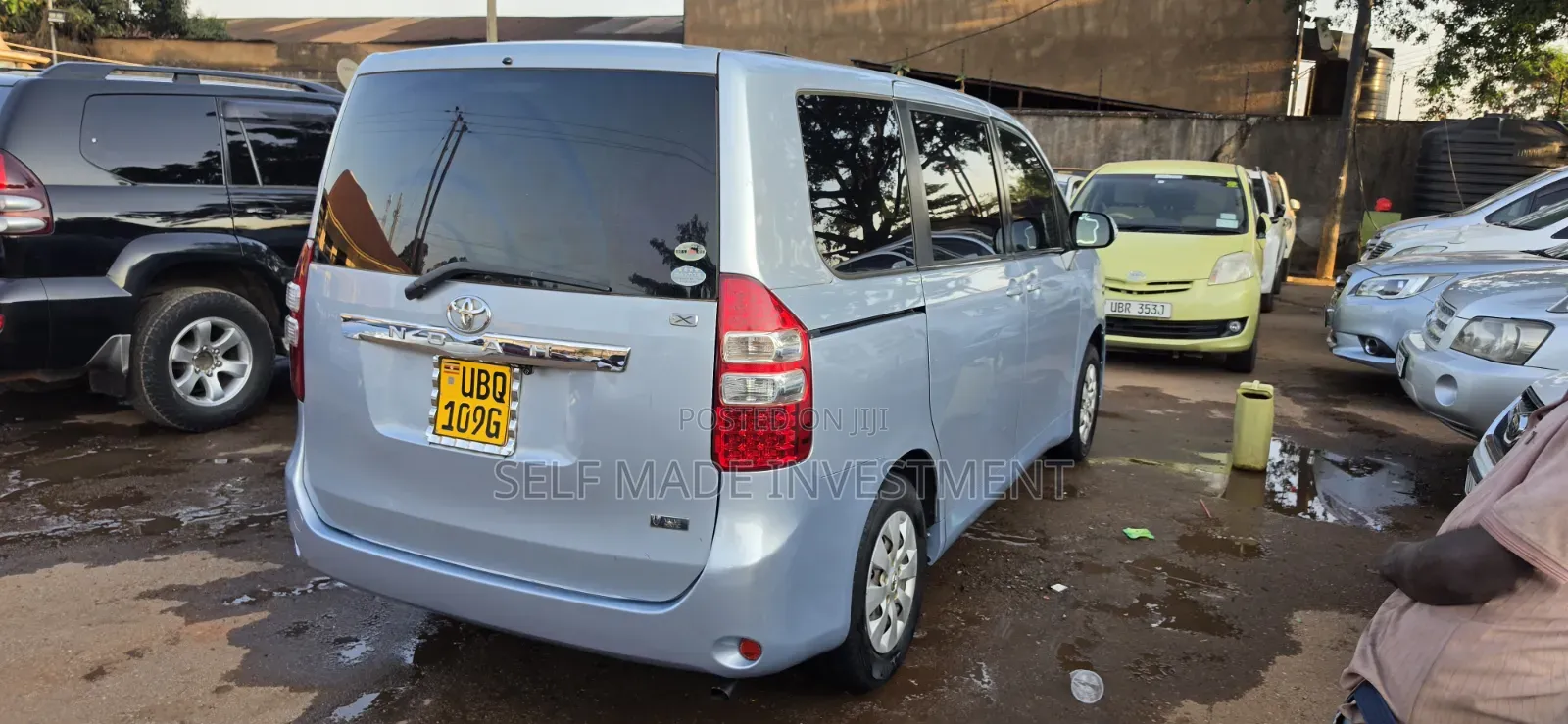 Toyota Noah 2010 Gray