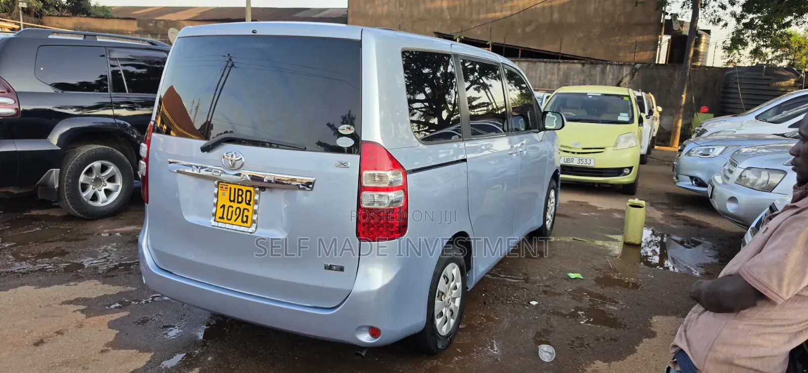 Toyota Noah 2010 Gray