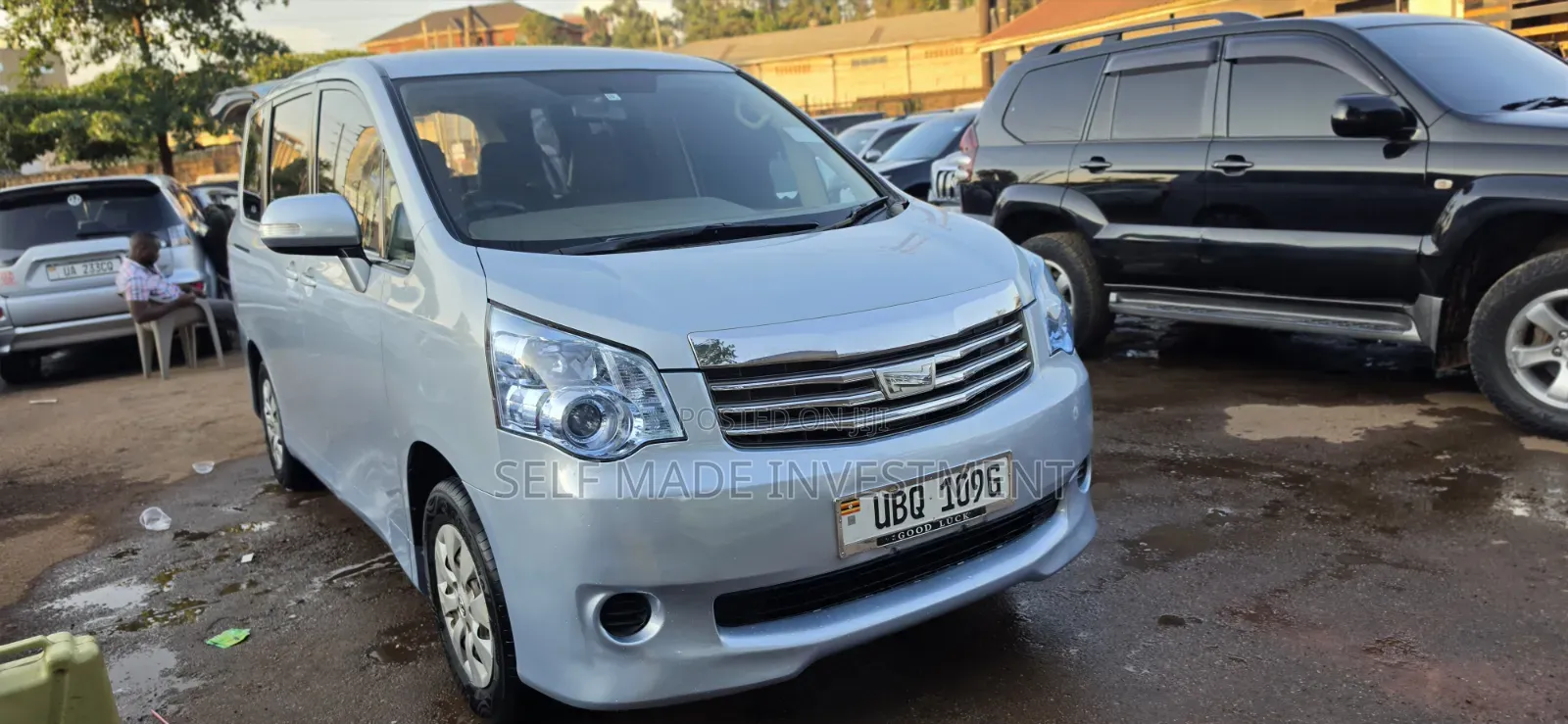 Toyota Noah 2010 Gray