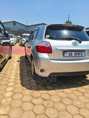Toyota Auris 2012 Silver