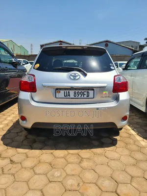 Toyota Auris 2012 Silver