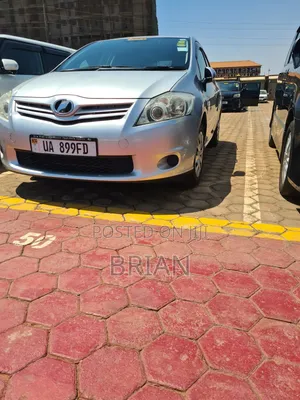 Toyota Auris 2012 Silver