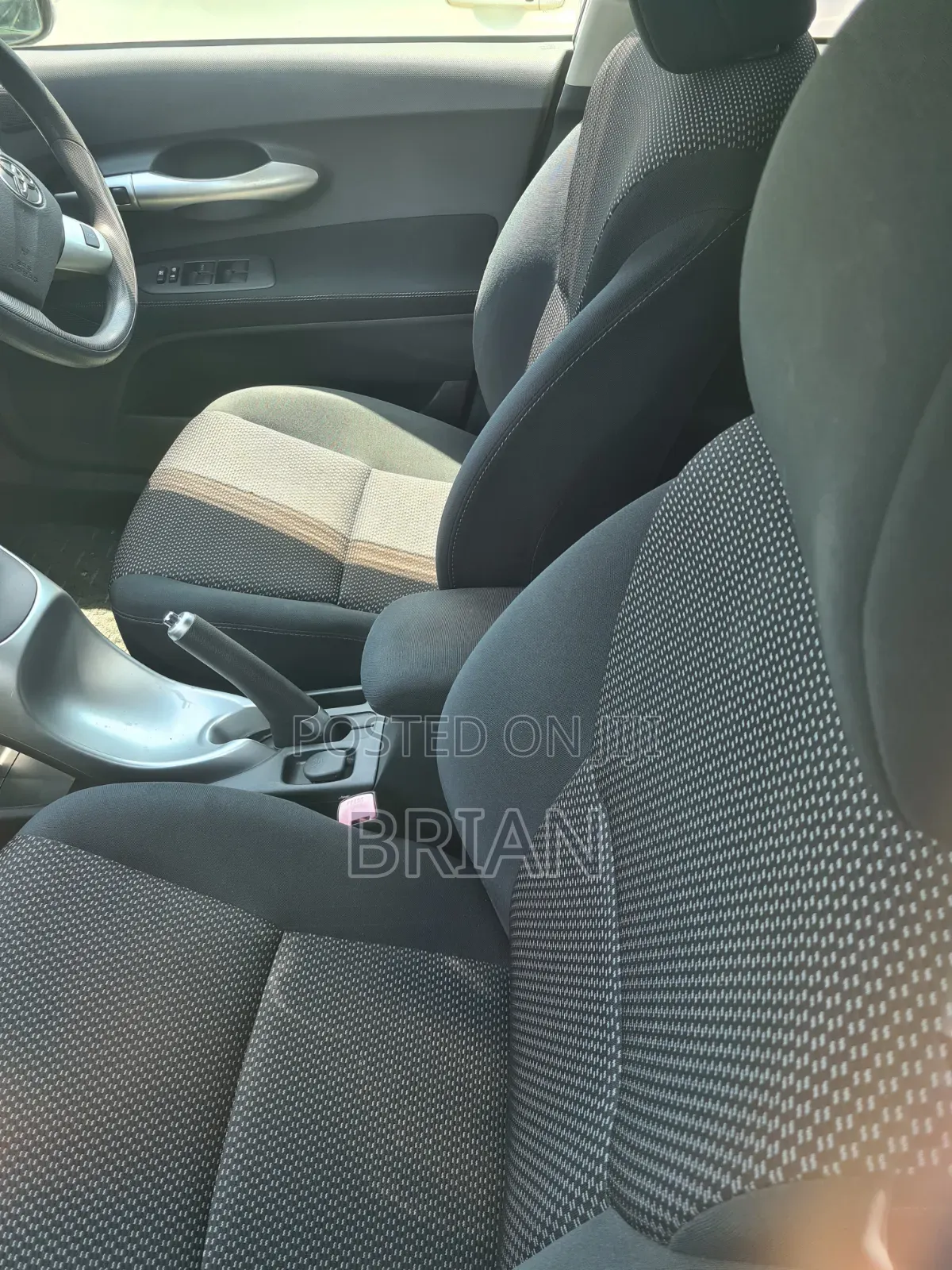 Toyota Auris 2012 Silver