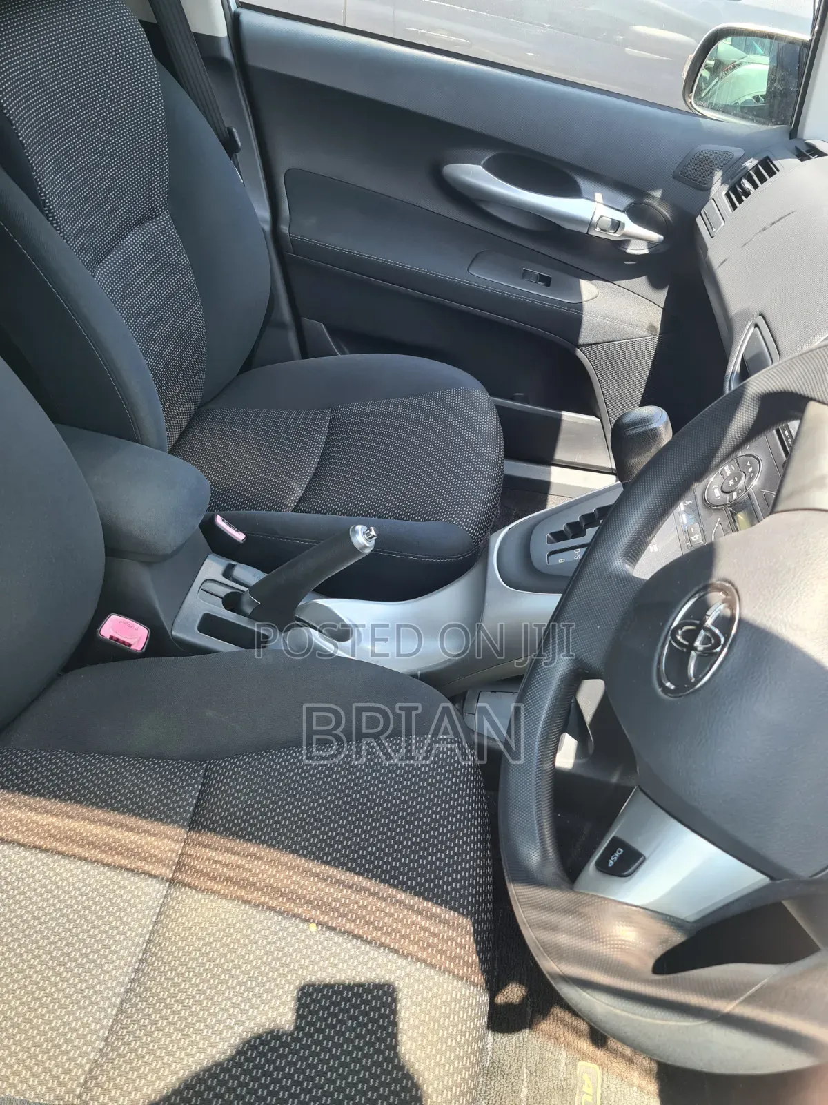 Toyota Auris 2012 Silver