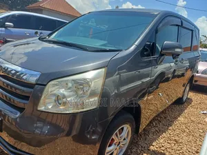 Toyota Noah 2012 Gray
