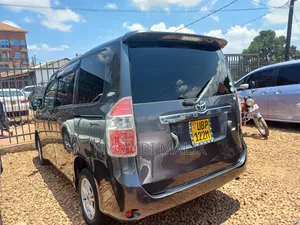 Toyota Noah 2012 Gray