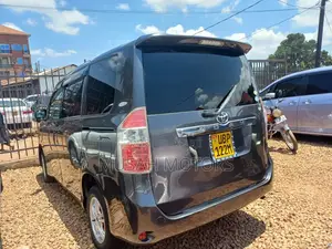 Toyota Noah 2012 Gray