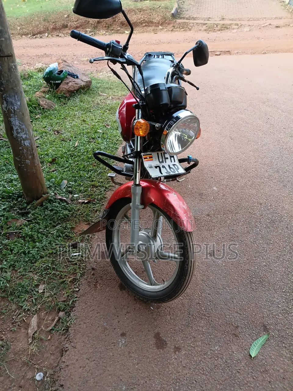 TVS HLX 125 2021 Red