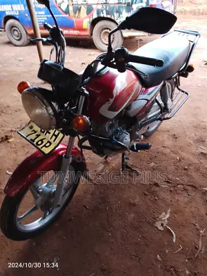 TVS HLX 125 2021 Red