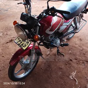 TVS HLX 125 2021 Red