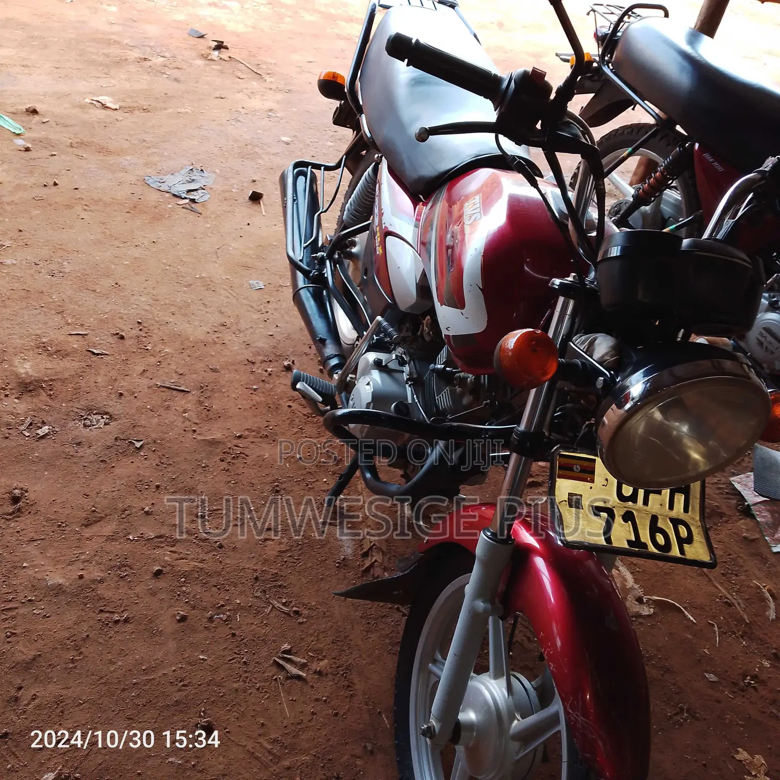 TVS HLX 125 2021 Red