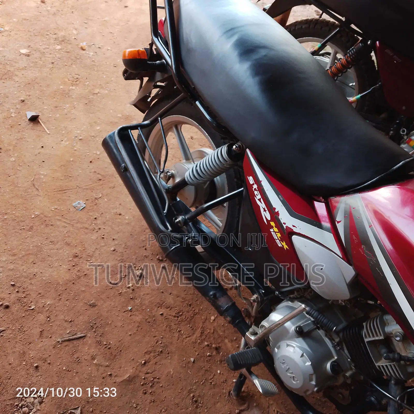 TVS HLX 125 2021 Red