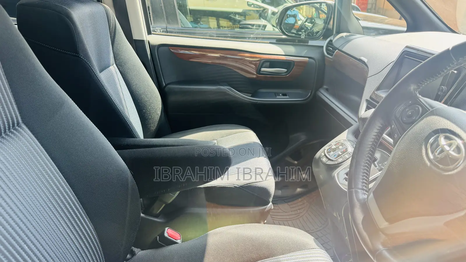 Toyota Noah 2016 Silver