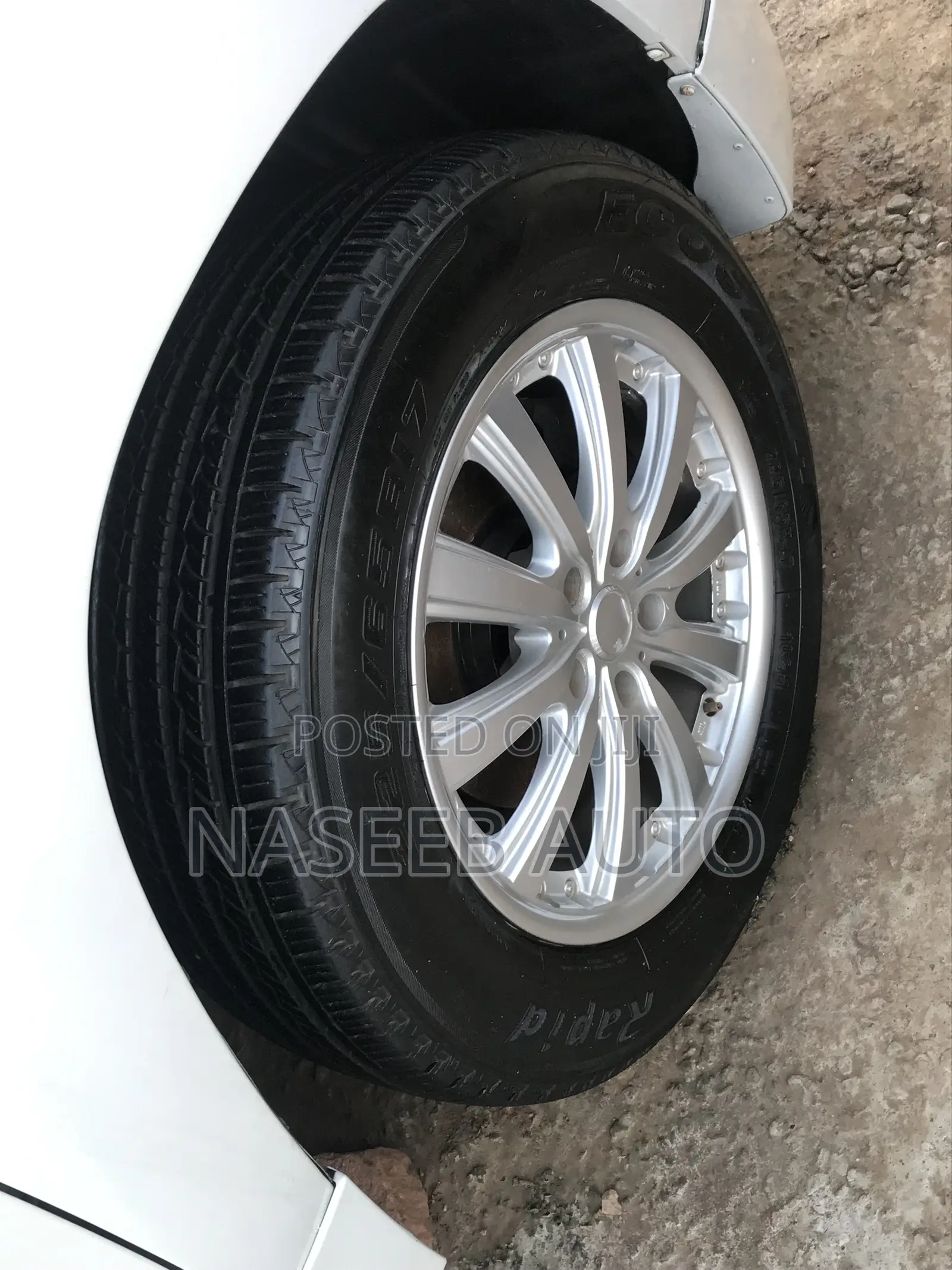 Toyota Vanguard 2009 White