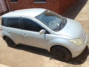 Toyota IST 2002 Gray