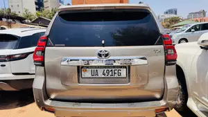 Toyota Land Cruiser Prado 2018 Gray