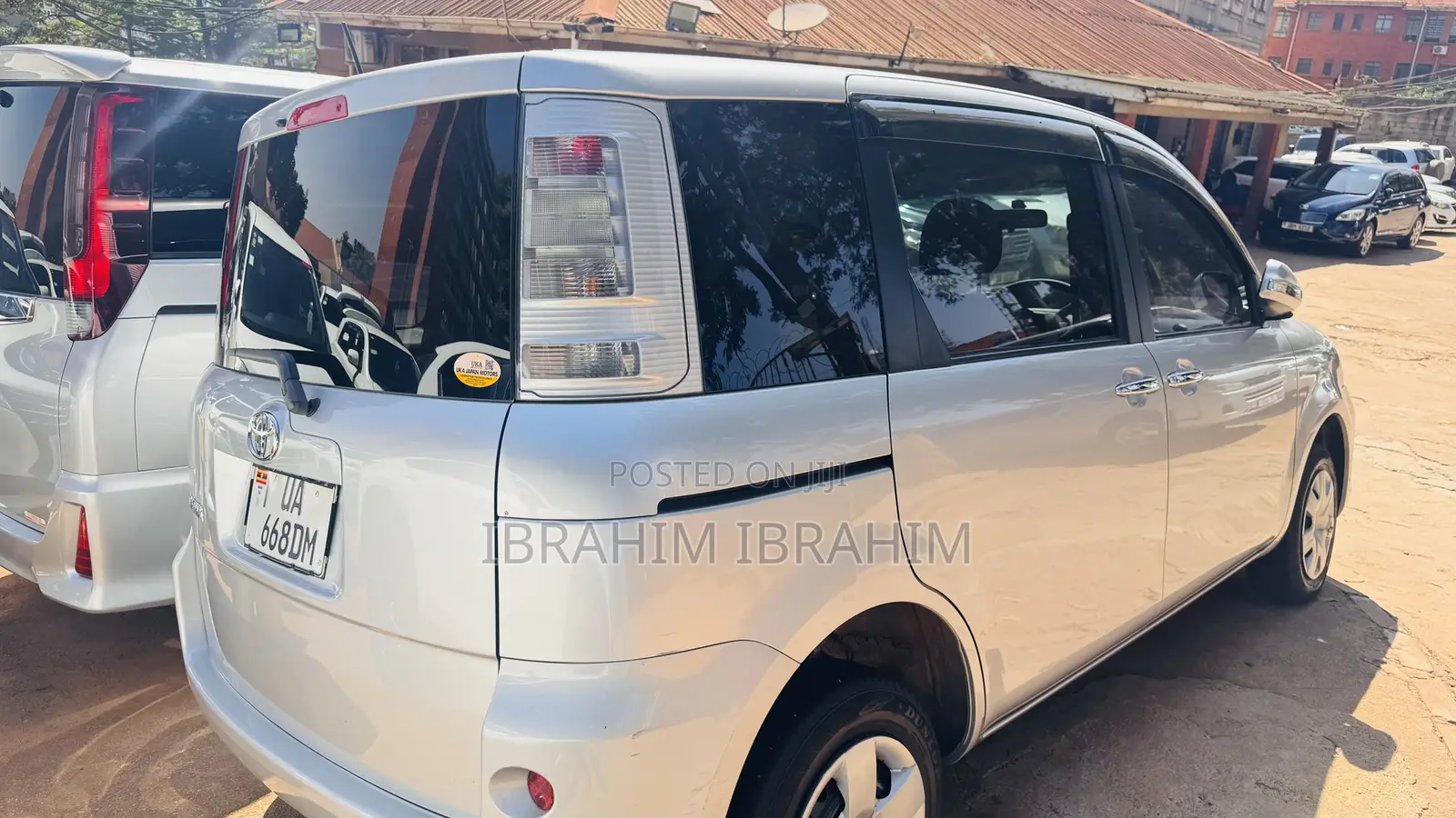 Toyota Sienta 2010 Silver