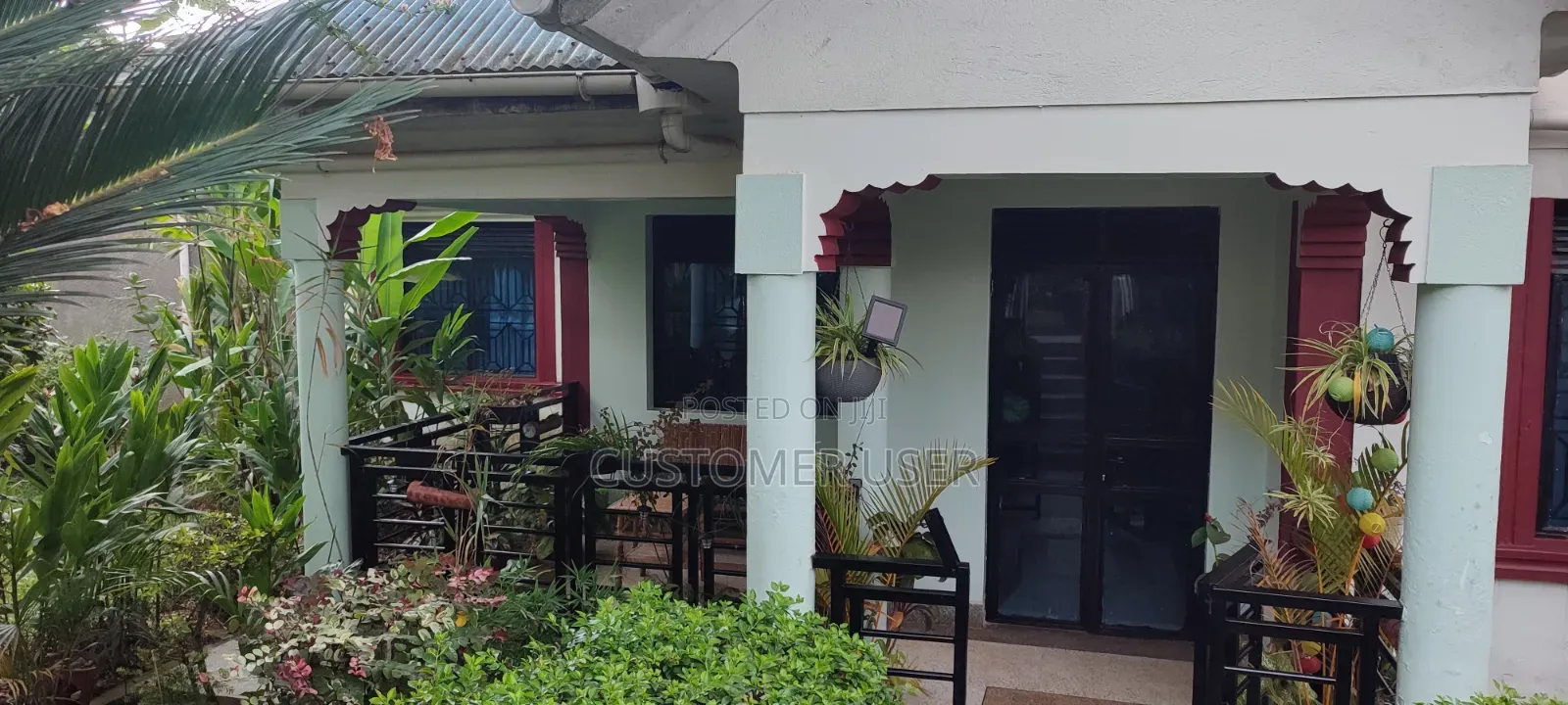 5bdrm House in Kabalore for sale