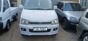Toyota LiteAce Noah 2000 Silver