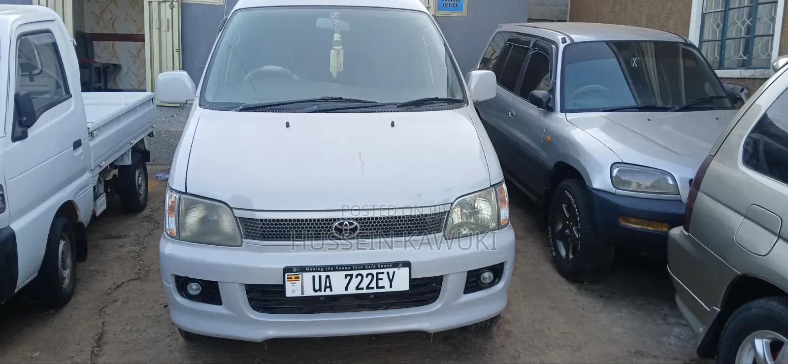 Toyota LiteAce Noah 2000 Silver