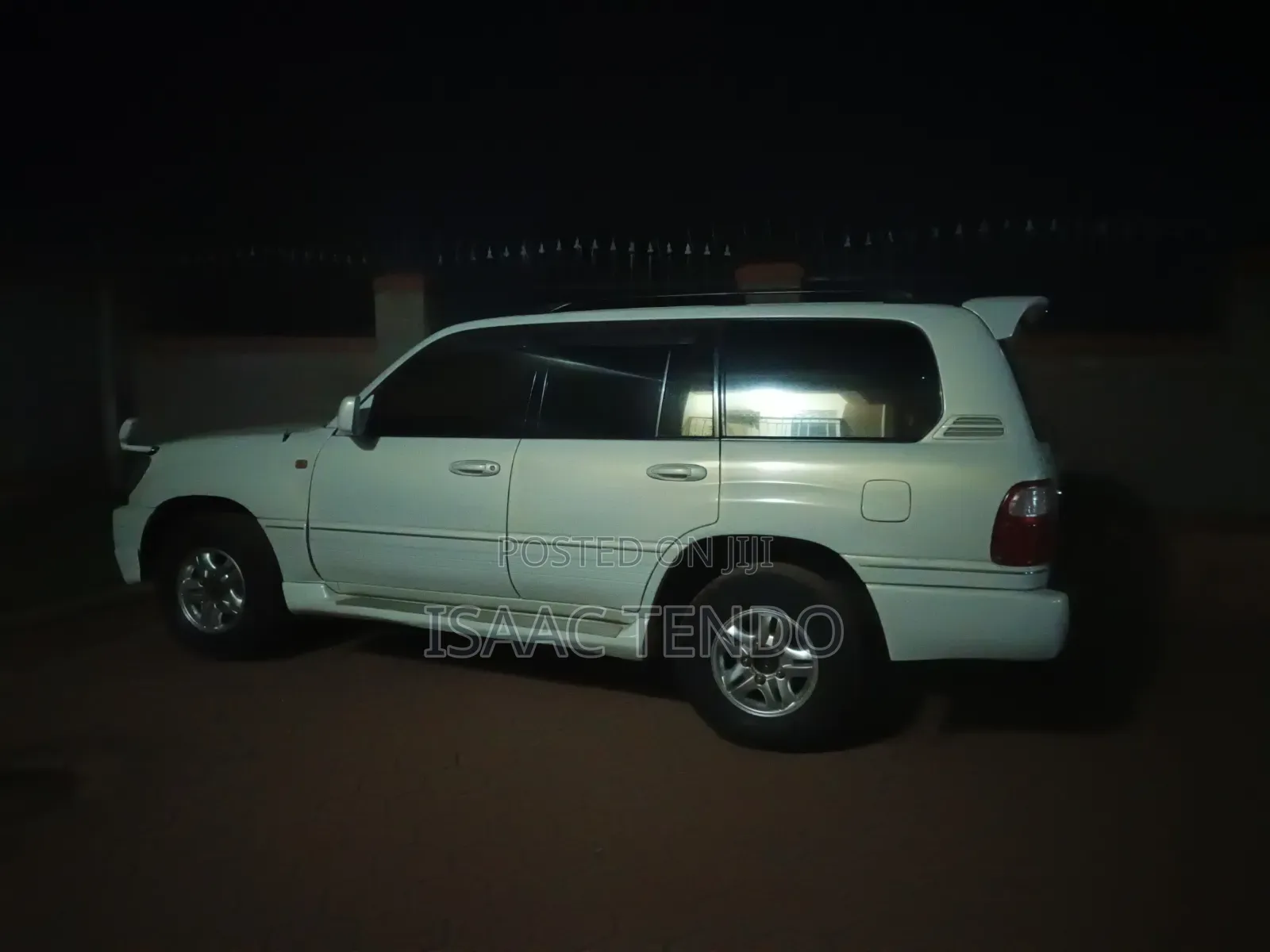 Toyota Land Cruiser Cygnus 4.7 2000 White