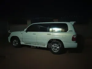 Toyota Land Cruiser Cygnus 4.7 2000 White