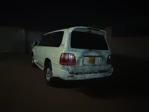 Toyota Land Cruiser Cygnus 4.7 2000 White