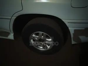 Toyota Land Cruiser Cygnus 4.7 2000 White