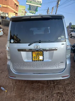 Toyota Noah 2009 Silver