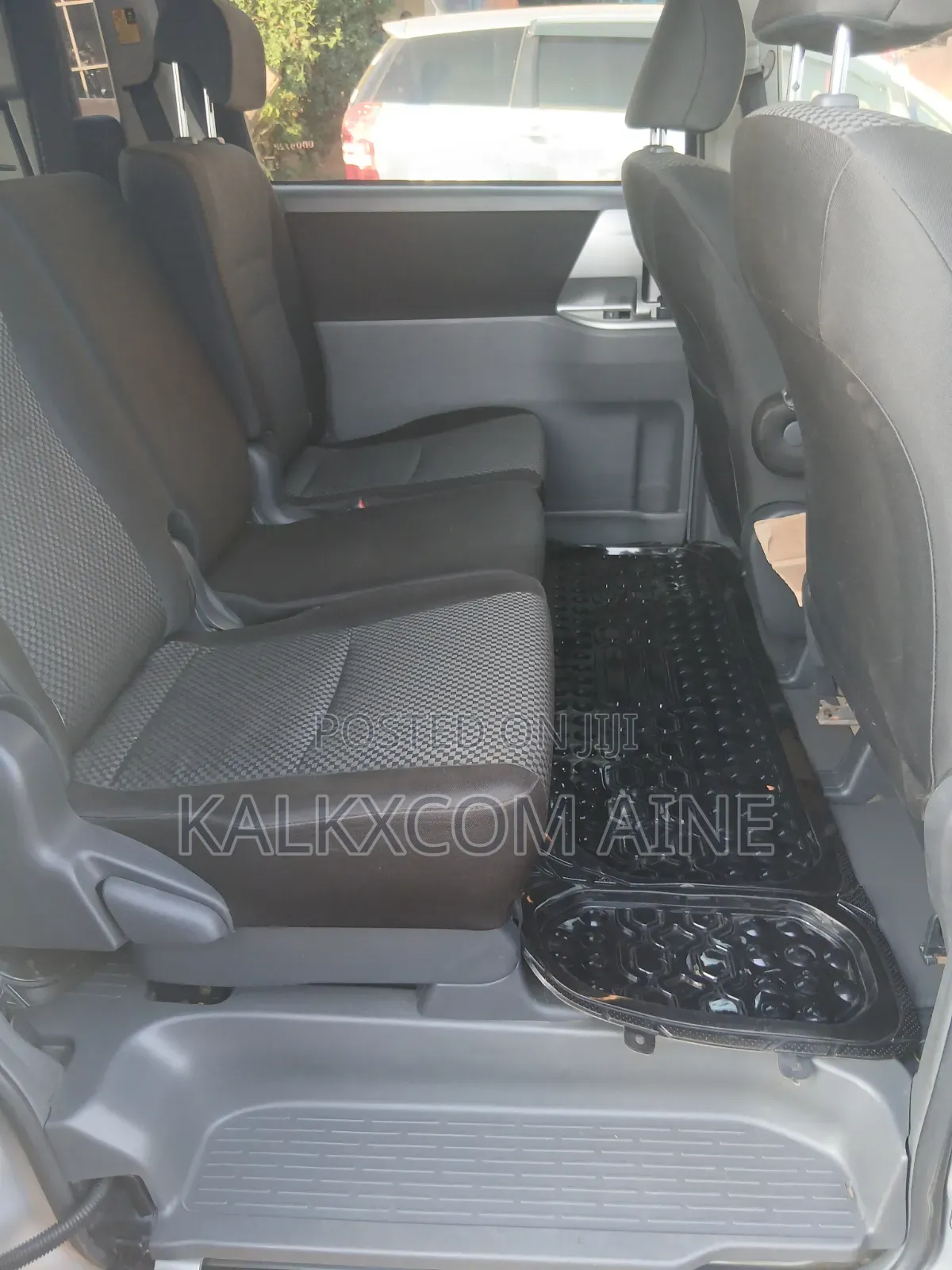 Toyota Noah 2009 Silver