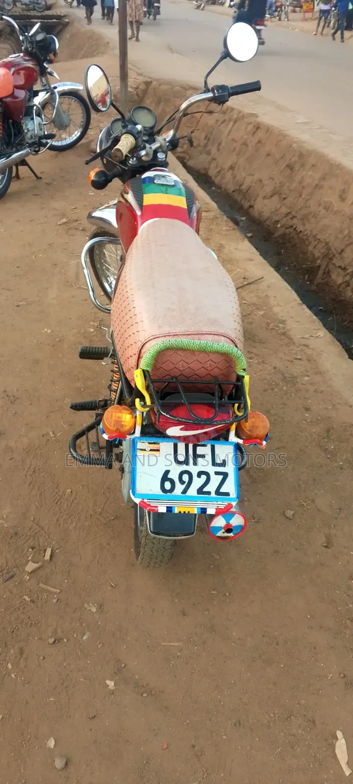 Bajaj Boxer 100 2023 Red