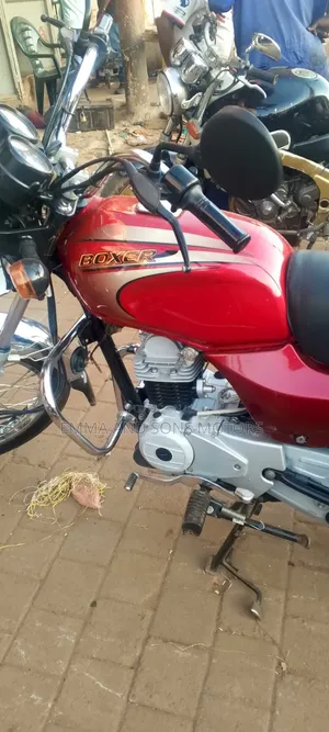 Bajaj Boxer 100 2025 Red