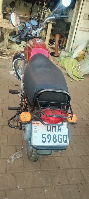 Bajaj Boxer 100 2025 Red