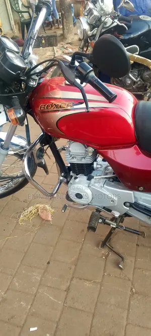 Bajaj Boxer 100 2025 Red