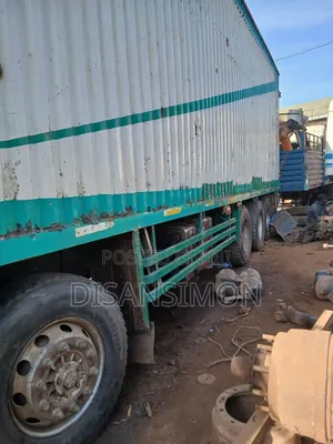 Fuso Mitsubishi DC40 Truck