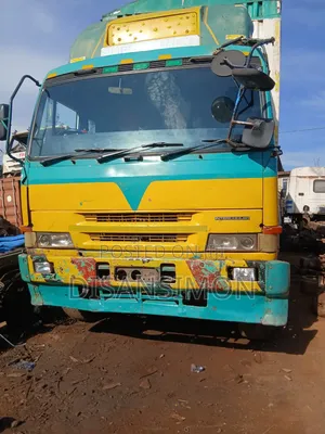 Fuso Mitsubishi DC40 Truck