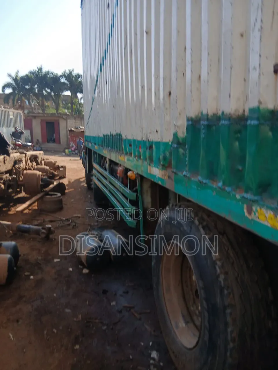 Fuso Mitsubishi DC40 Truck