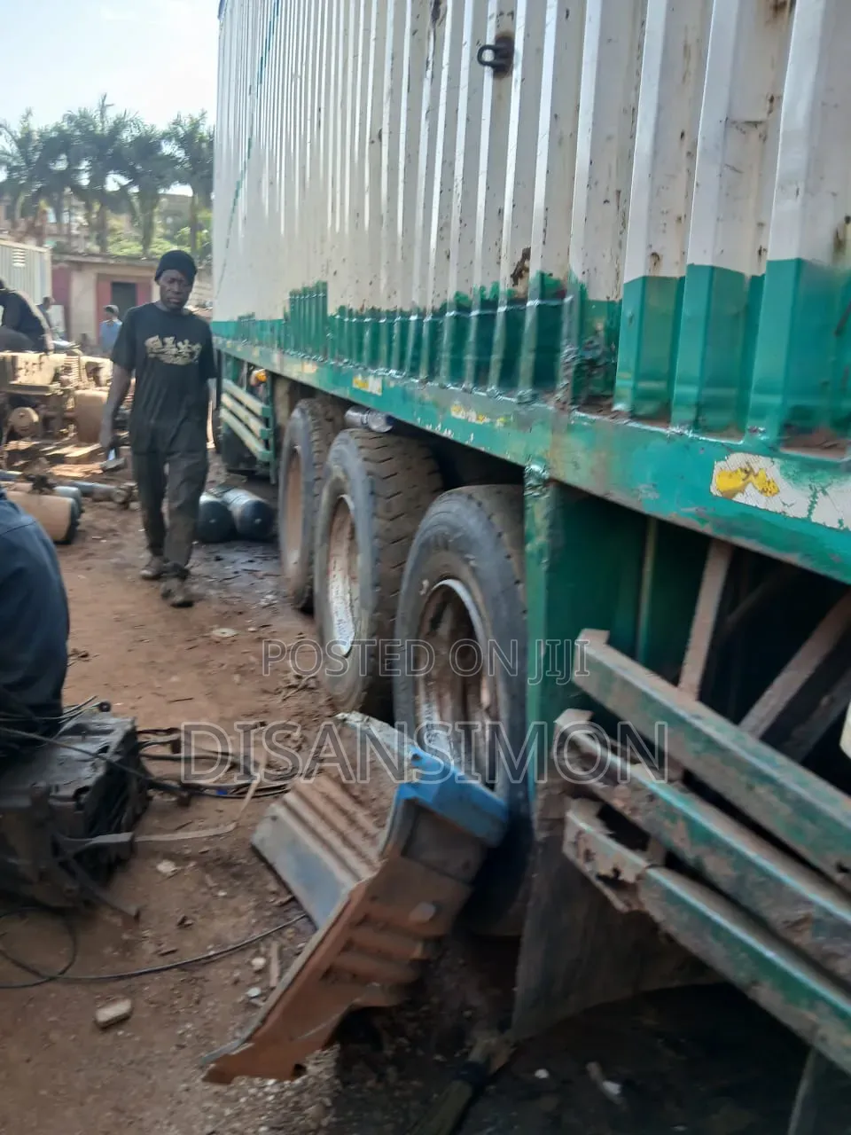 Fuso Mitsubishi DC40 Truck