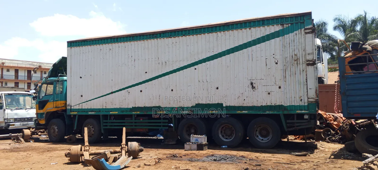 Fuso Mitsubishi DC40 Truck