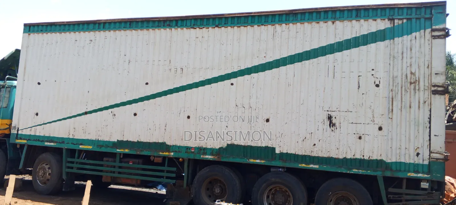 Fuso Mitsubishi DC40 Truck